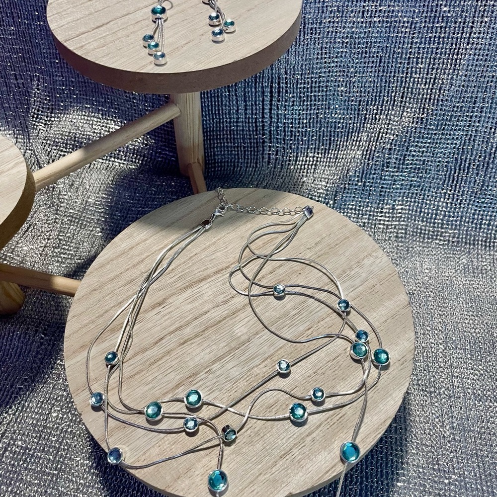 Silver Necklace, Pierced Earrings & Bracelet with blue gem stones. - Picture 5 of 11
